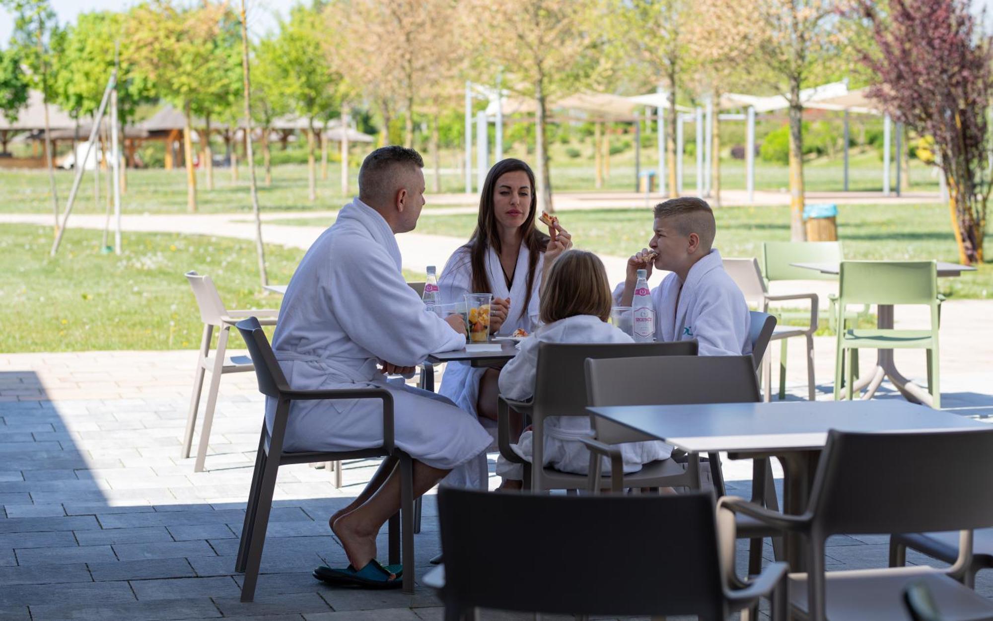 Hotel Mjus & Thermal Park Kormend